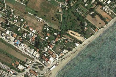 ΓΩΝΙΑΚΟ ΟΙΚΟΠΕΔΟ ΣΕ ΠΑΡΑΛΙΑ ΜΑΡΑΘΩΝΑ